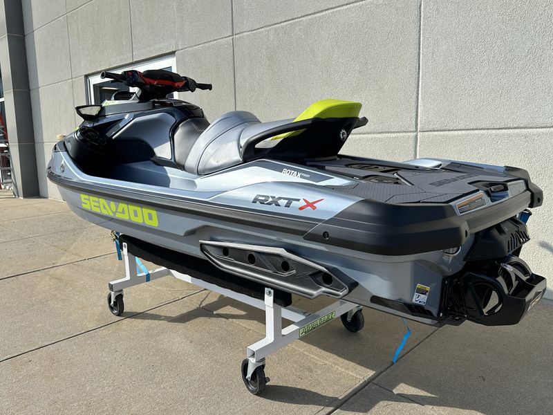 2024 SEA DOO RXT X 325 AUDIO Image 5