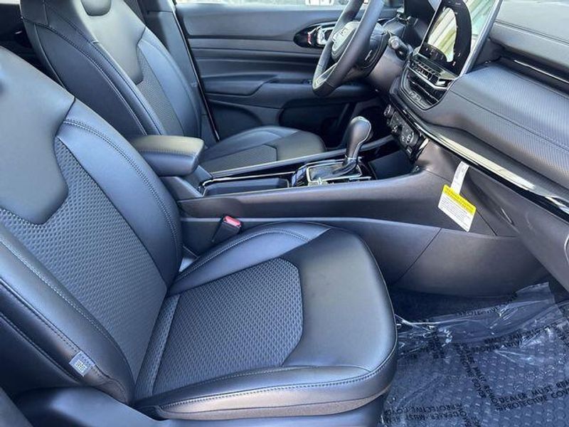 New 2026 Jeep Compass Latitude Altitude 4x4Image 12