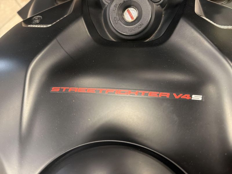 Used 2021 Ducati STREETFIGHTER V4S Image 28