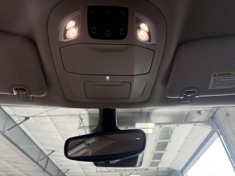 Used 2023 Chrysler Pacifica Touring LImage 20