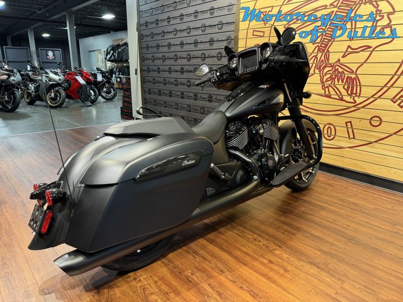 2023 Indian Motorcycle Chieftain Dark Horse  in a Black Smoke exterior color. Motorcycles of Dulles 571.934.4450 motorcyclesofdulles.com 