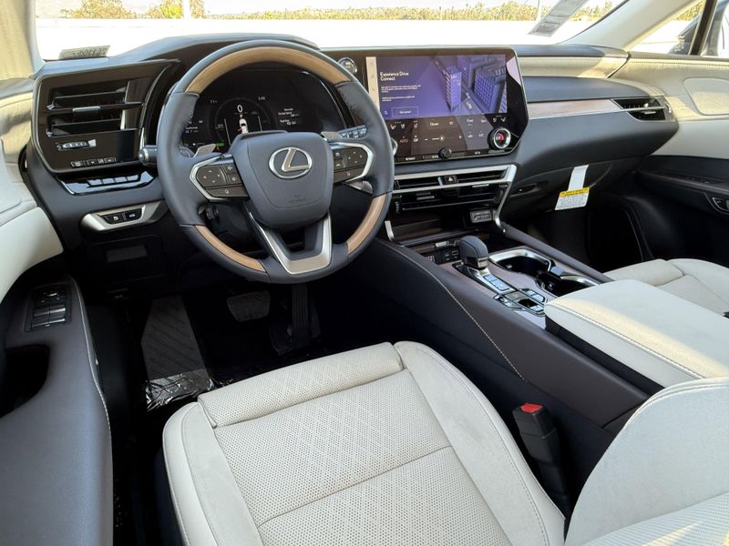 New 2026 Lexus RX 450h+ LuxuryImage 26