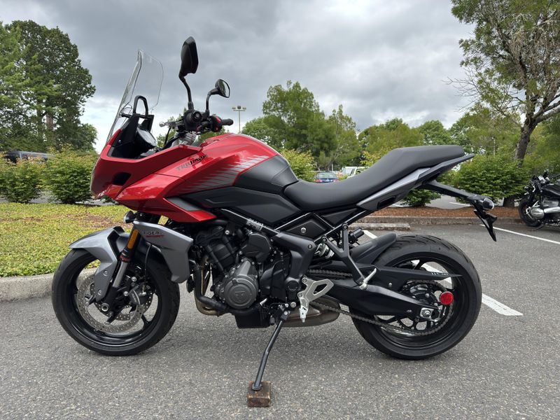 2024 Triumph Tiger Sport 660 - KOROSI RED 