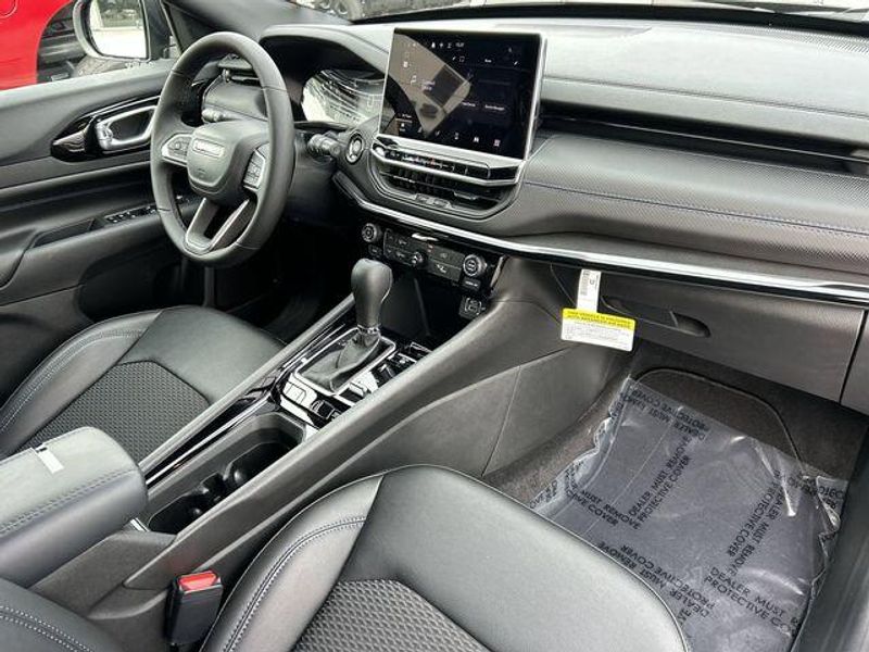 New 2026 Jeep Compass Latitude Altitude 4x4Image 13