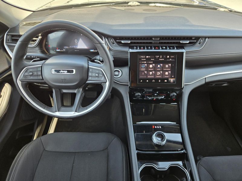 Used 2023 Jeep Grand Cherokee L Laredo 4x2