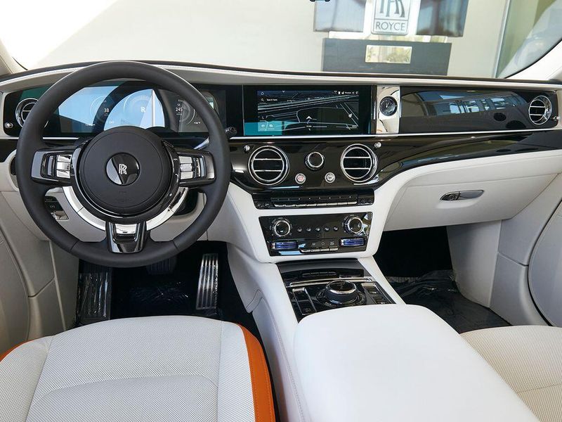 New 2025 Rolls-Royce Spectre Image 4