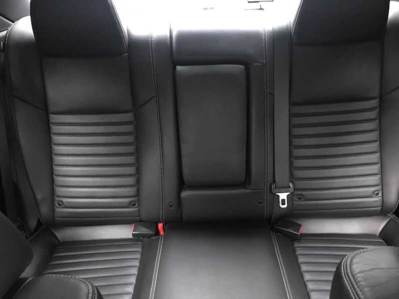 Used 2013 Dodge Challenger R/T ClassicImage 8