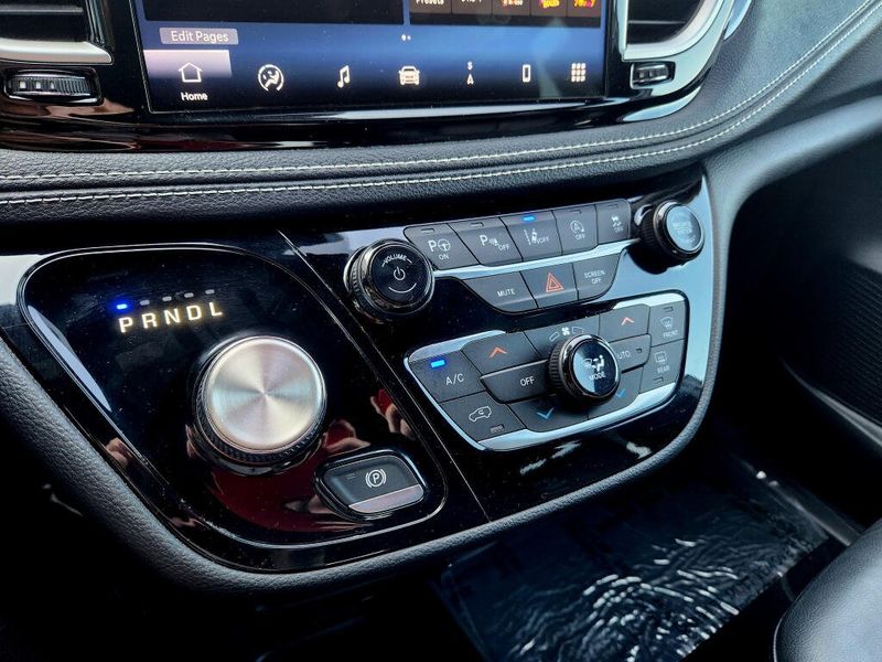 Used 2021 Chrysler Pacifica Touring L S