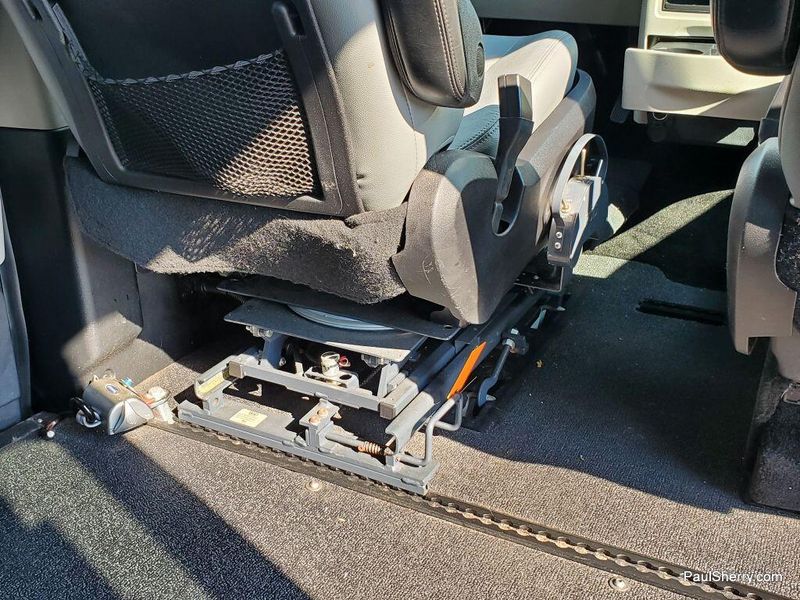 Used 2012 Dodge Grand Caravan SXTImage 25
