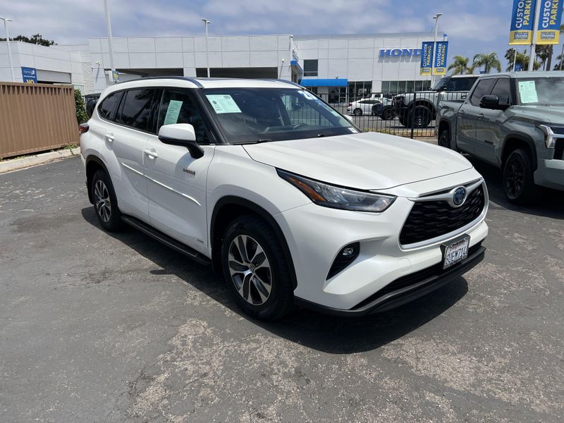 Used 2020 Toyota Highlander Hybrid XLEImage 6