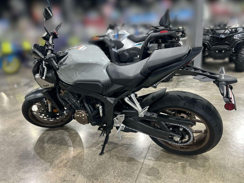 Used 2024 Honda CB650R Image 18