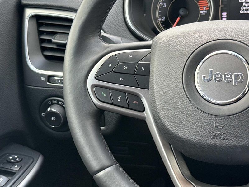 Used 2019 Jeep Cherokee Latitude Plus FWD