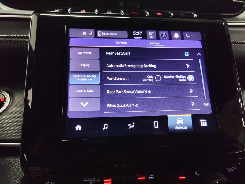 Used 2024 Jeep Grand Cherokee Laredo X Lux Tech V6 4x4Image 20