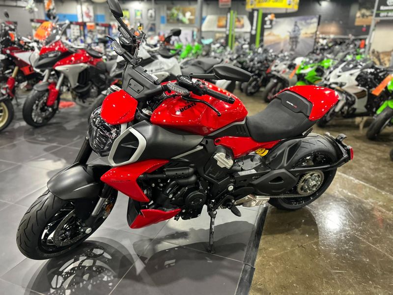 New 2025 Ducati DIAVEL V4 Image 27