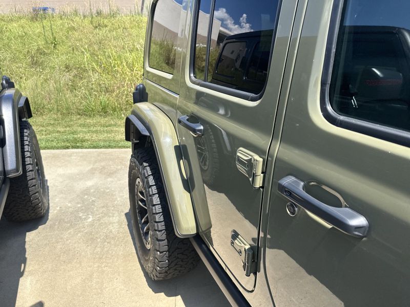 New 2025 Jeep Wrangler 4-door Rubicon XImage 6