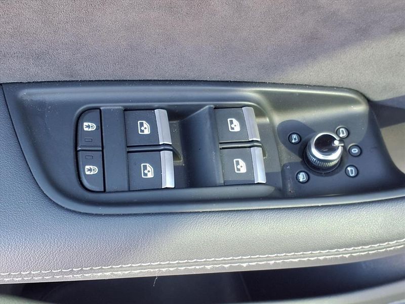 Used 2025 Audi SQ7 PrestigeImage 20