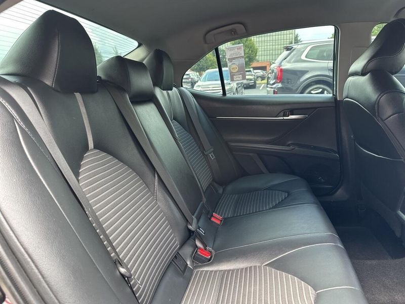 Used 2019 Toyota Camry LImage 18