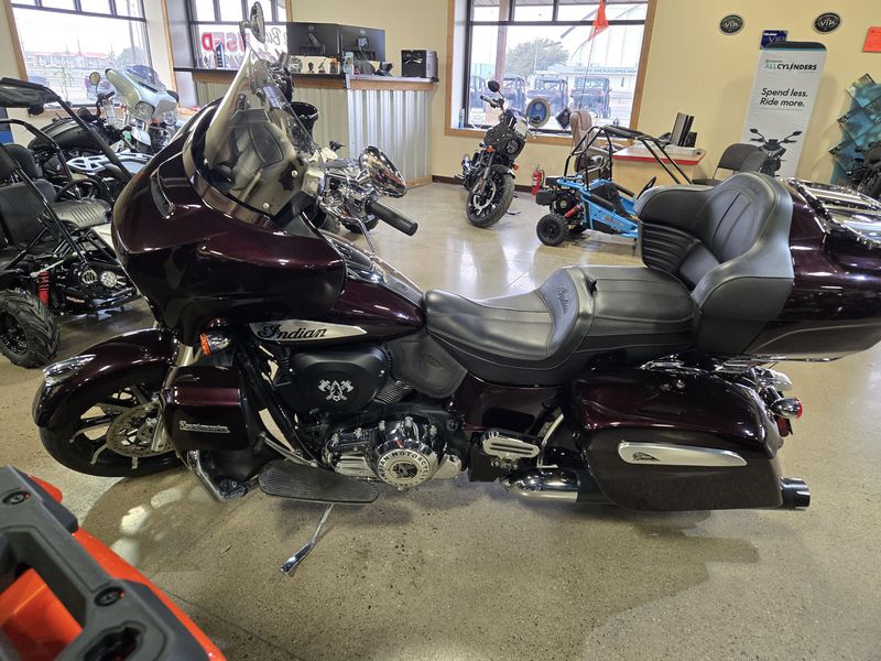 2021 Indian Motorcycle RoadmasterImage 2