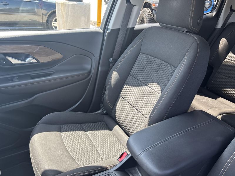 Used 2020 GMC Terrain SLEImage 25