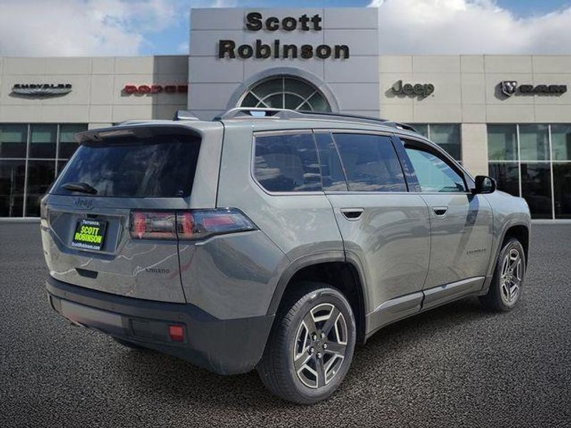 New 2026 Jeep Cherokee Laredo 4x4