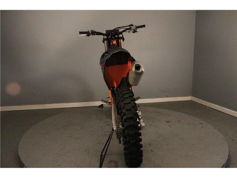 2021 KTM SX 450 F in a Gray exterior color. New England Powersports 978 338-8990 pixelmotiondemo.com 