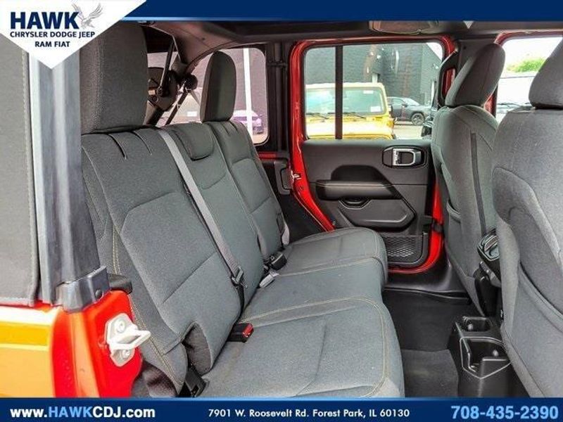 2024 Jeep Wrangler Sahara photo 24