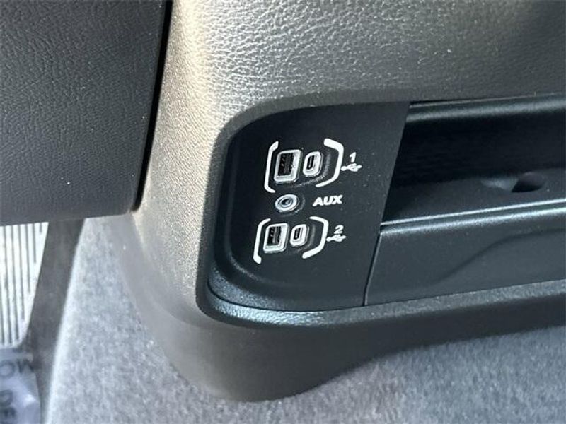 Used 2024 RAM 3500 Big HornImage 27