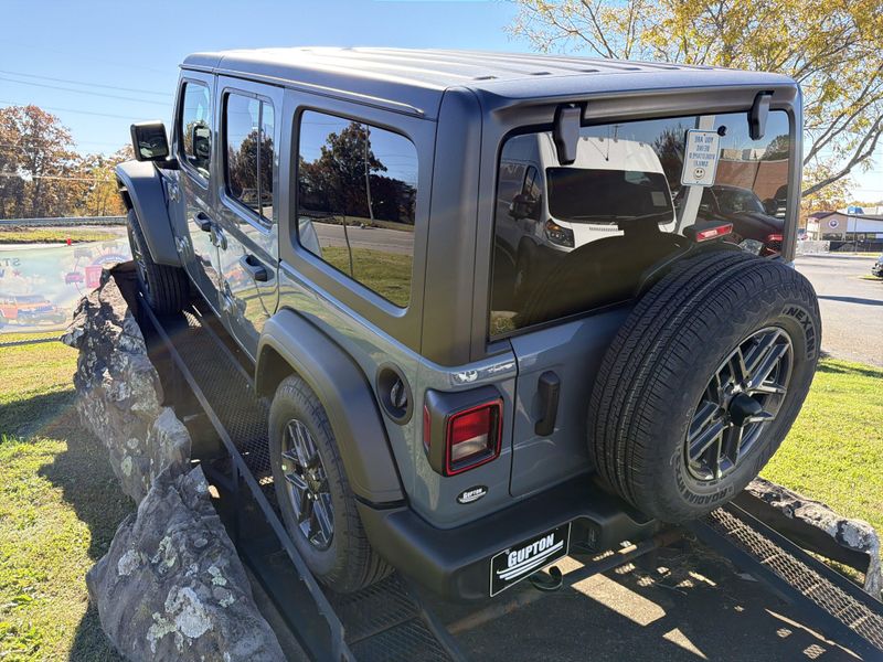 New 2026 Jeep Wrangler 4-door Sport SImage 7