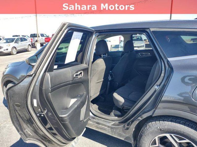 2023 Kia Sportage LX photo 10