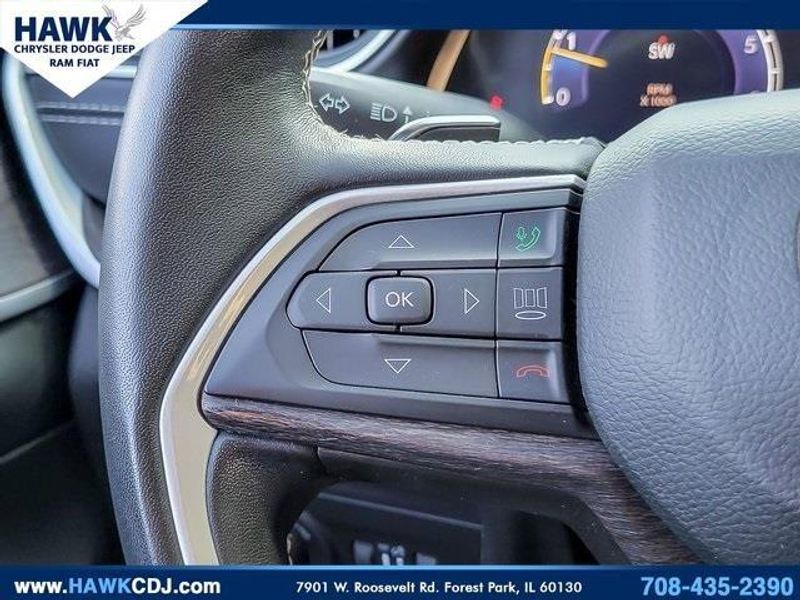 2022 Jeep Grand Cherokee Limited photo 11