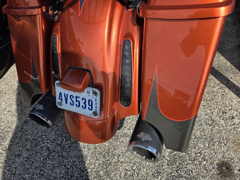 USED 2013 HARLEY ROAD GLIDE CVO  CUSTOM Image 14