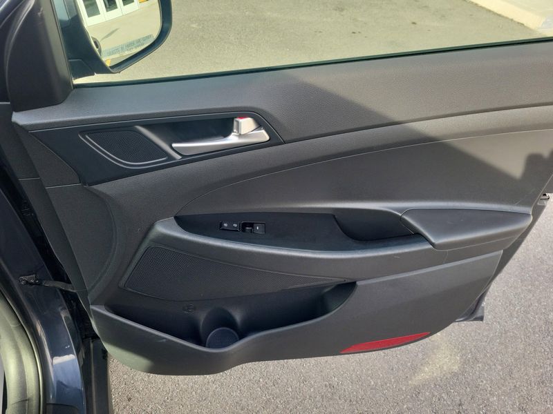 Used 2019 Hyundai Tucson SEImage 18