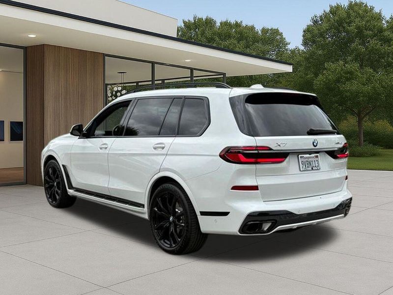 Used 2026 BMW X7 xDrive40iImage 12