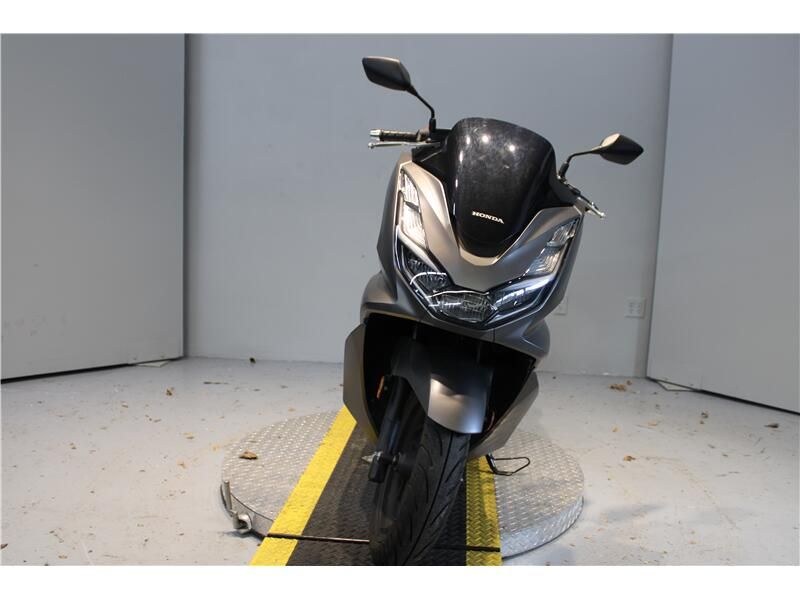 2023 Honda PCXImage 4