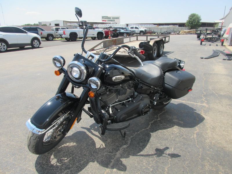 USED 2023 HARLEY SOFTAIL HERITAGE SOFTAIL CLASSIC 114 Image 3