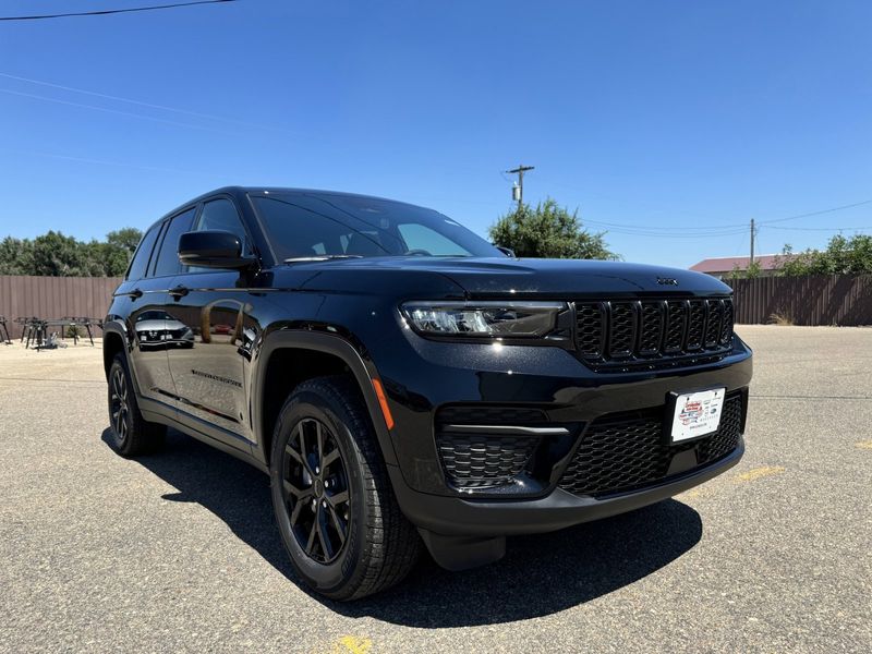 2024 Jeep Grand Cherokee Altitude X 4x4Image 2