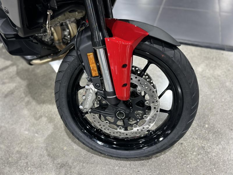 New 2025 Ducati MULTISTRADA V4 Image 11