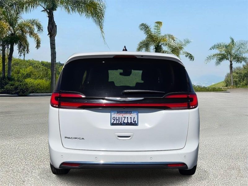Used 2023 Chrysler Pacifica Touring L FWD