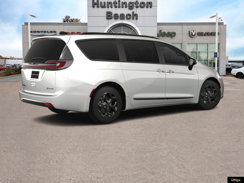 2024 Chrysler Pacifica Hybrid Select Premium SImage 8