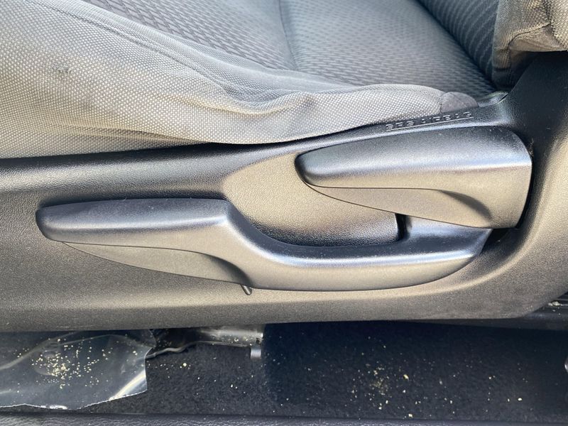 Used 2018 Toyota Highlander LEImage 17