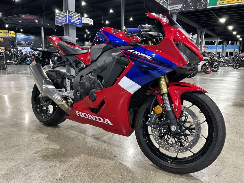 2024 Honda CBR1000RR  in a RED exterior color. Del Amo Motorsports of Redondo Beach (424) 390-7811 delamomotorsports.com 