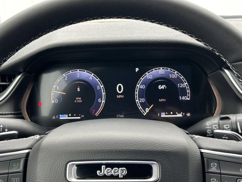 2024 Jeep Grand Cherokee L Altitude X 4x4Image 18