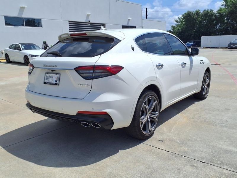2022 Maserati Levante ModenaImage 16
