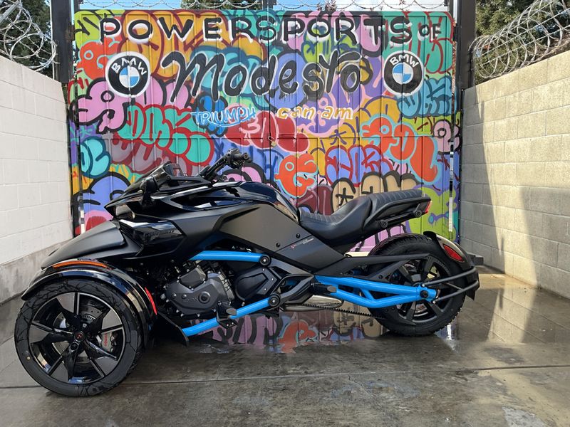 2023 Can-Am SPYDER F3-S in a MONOLITH BLACK SATIN exterior color. Can-Am Modesto (209) 524-2955 canammodesto.com 