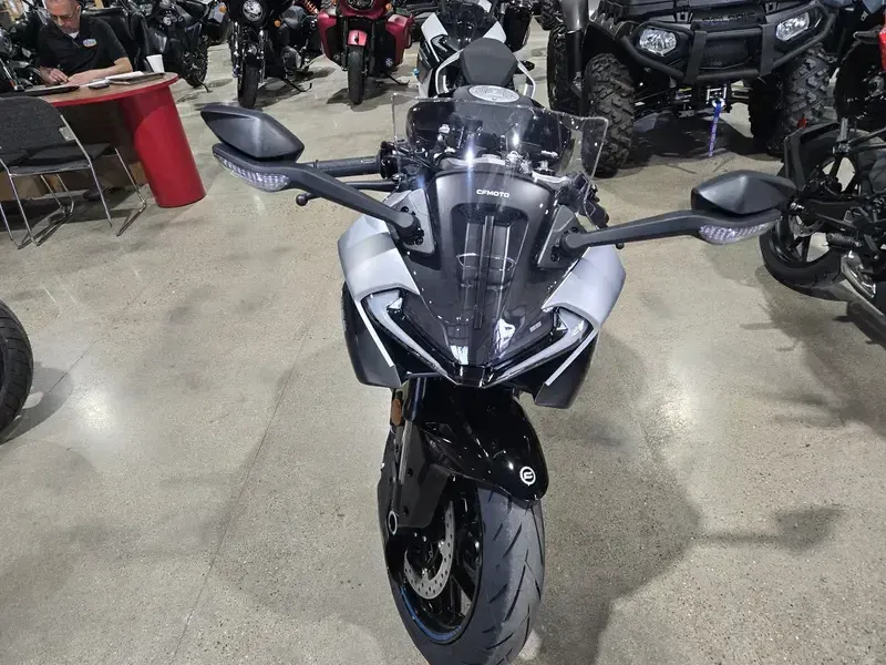 2025 CFMOTO 675SS NEBULA BLACK Image 7