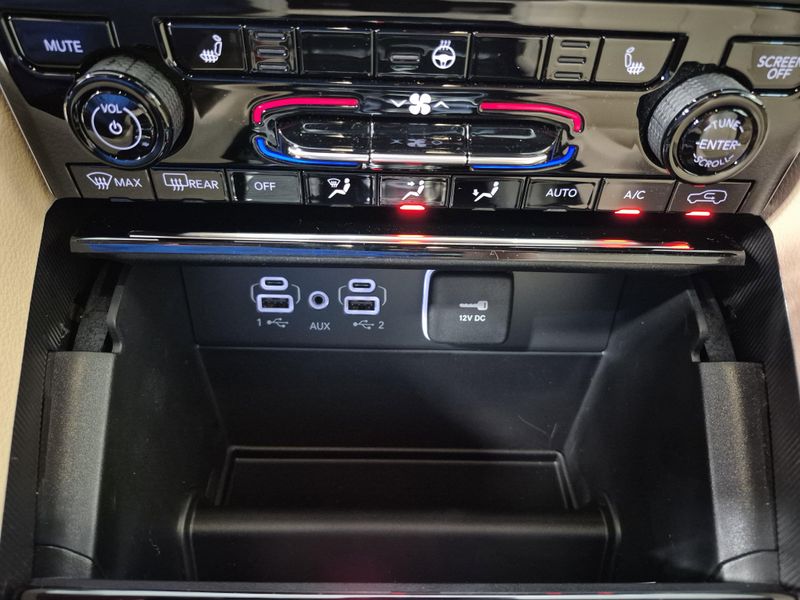 New 2025 Jeep Grand Cherokee L Limited 4x4Image 37