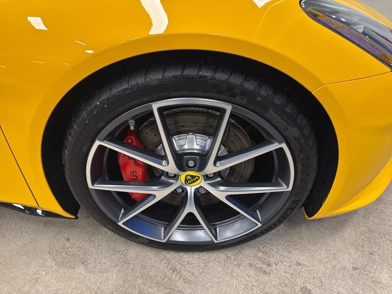 2024 Lotus Emira 