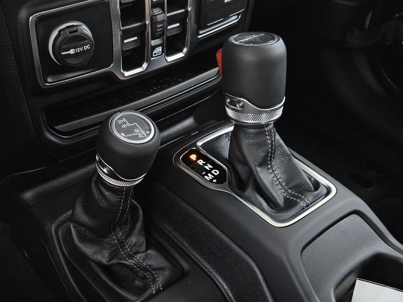 2025 Jeep Gladiator High Tide 4x4Image 21