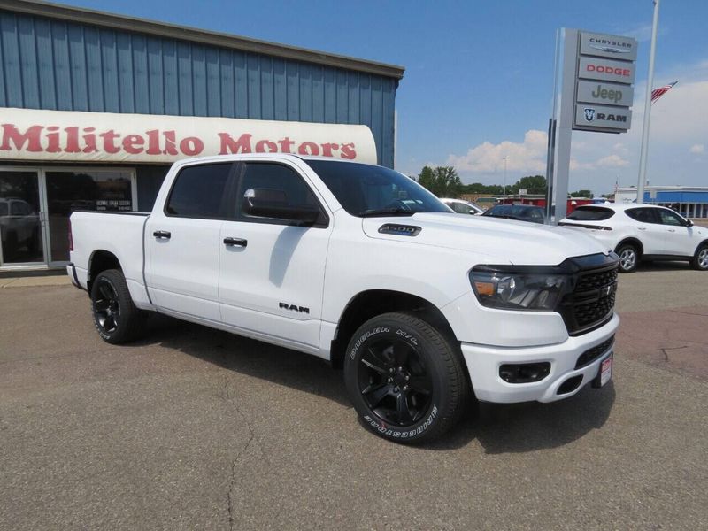 Used 2023 RAM 1500 Big Horn 4x4 4dr Crew Cab 5.6 ft. SB PickupImage 2