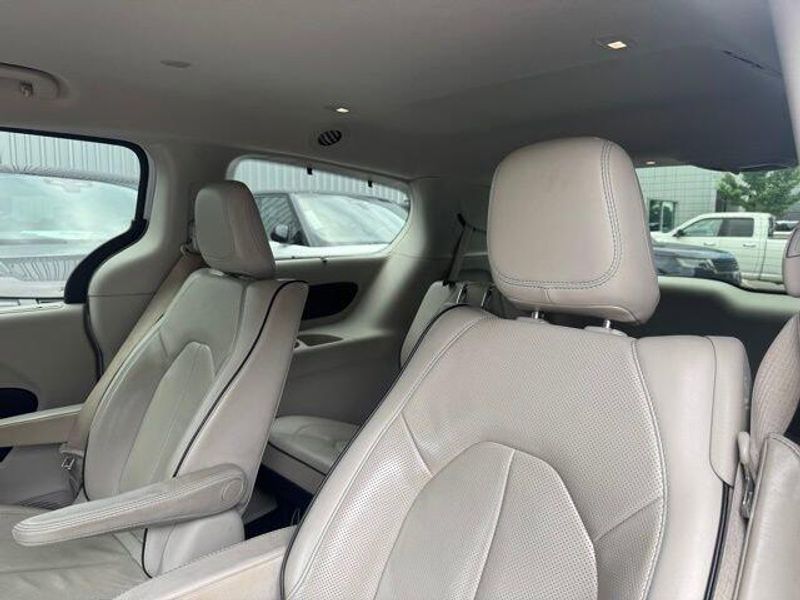 2018 Chrysler Pacifica Hybrid Limited